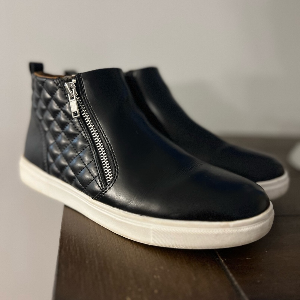 Steve Madden High Top Sneakers